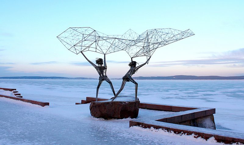 The sculptures on the embankment of Lake Onega