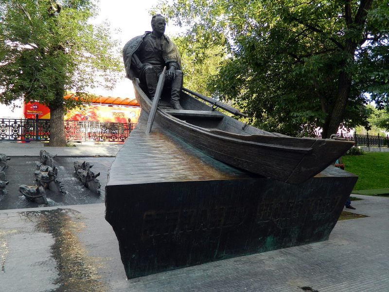 Monument to Sholokhov (Moscow, Gogolevsky Boulevard)
