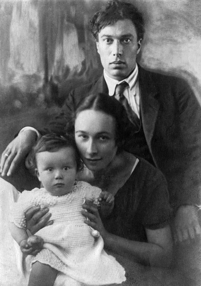 Boris Pasternak posing with his wife Evgenia Vladimirovna Lourie and a son