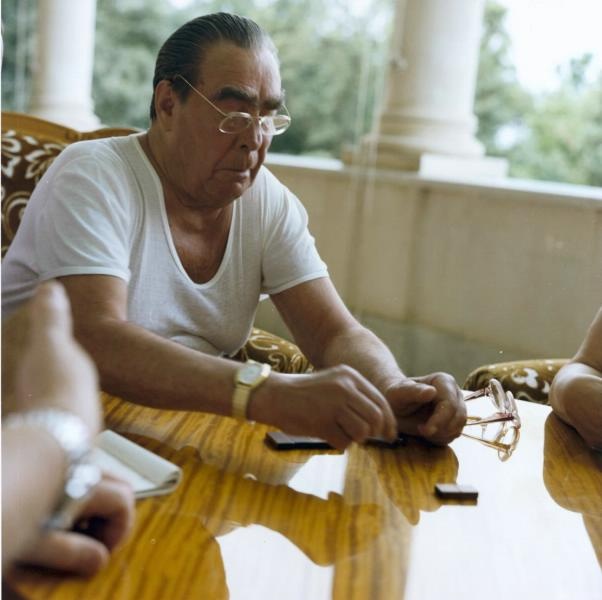 Leonid Brezhnev plays dominoes
